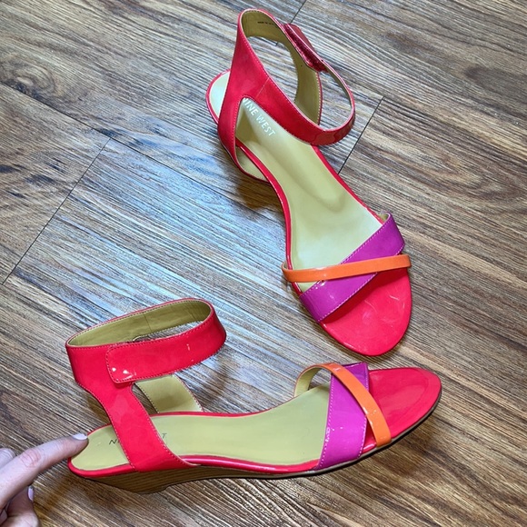 Nine West Shoes - Nine West Colorblock Wedge Sandals size 8.5